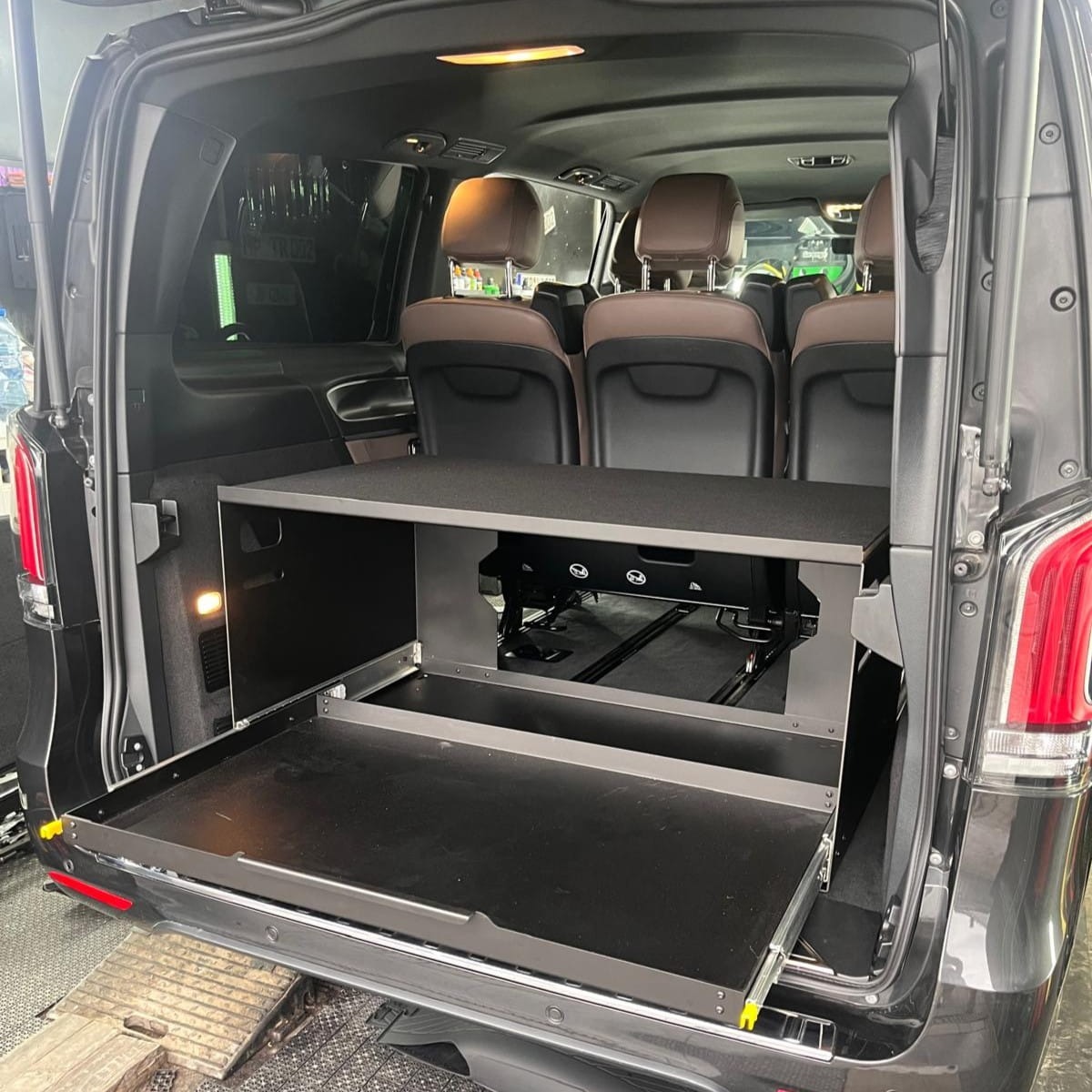  Turystyczna zabudowa do auta 